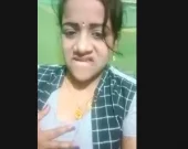 Bhabhi Horny Expression showing Pussy