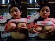 Desi Girl Play With Her Boobs