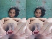 Desi Girl Shows her Pussy