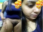 Desi Girl Shows her Pussy