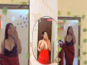 Horny Desi Girl Record Boobs Selfie