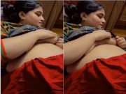 Hot Desi Girl Shows Her Boobs